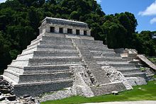 Palenque_temple_1